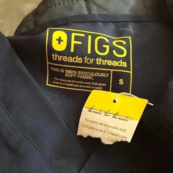 NWT Figs men's one Pocket Scrub Top™ - Picture 5 of 5